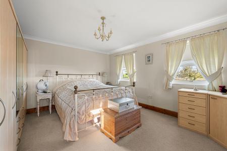 4 bedroom Detached house for sale in Butterwick Road, Benington, PE22