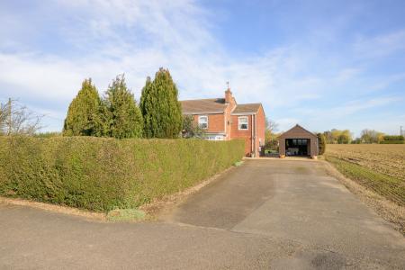 4 bedroom Detached house for sale in Butterwick Road, Benington, PE22