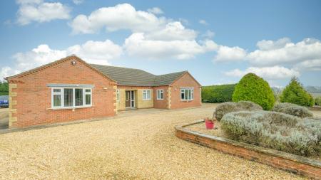 4 bedroom Detached bungalow for sale in Station Road, Swineshead, PE20