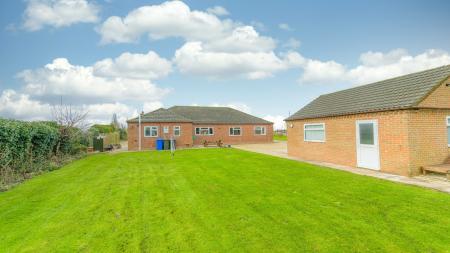 4 bedroom Detached bungalow for sale in Station Road, Swineshead, PE20