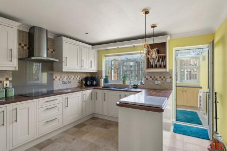 3 bedroom Detached house for sale in Main Road, Stickney, PE22