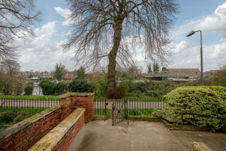 5 bedroom Semi-detached house for sale in Witham Bank West, Boston, PE21