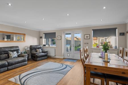 3 bedroom Semi-detached house for sale in Elizabeth Road, Boston, PE21