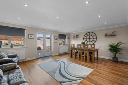 3 bedroom Semi-detached house for sale in Elizabeth Road, Boston, PE21