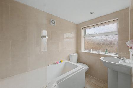 4 bedroom Detached house for sale in Main Road, Stickney, PE22