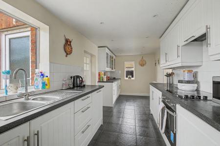 4 bedroom Detached house for sale in Main Road, Stickney, PE22