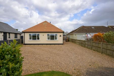 2 bedroom Detached bungalow for sale in Saundergate Lane East, Wyberton, PE21
