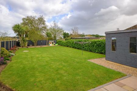 2 bedroom Detached bungalow for sale in Saundergate Lane East, Wyberton, PE21