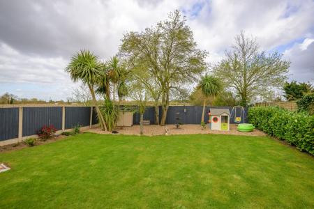 2 bedroom Detached bungalow for sale in Saundergate Lane East, Wyberton, PE21