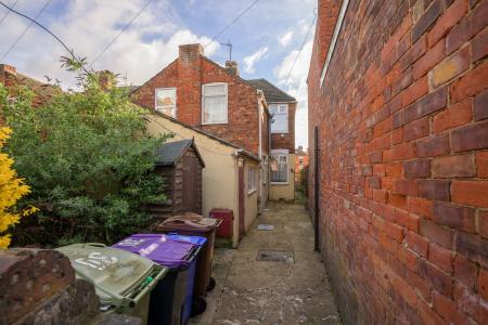 3 bedroom End of terrace house for sale in Edwin Street, Boston, PE21