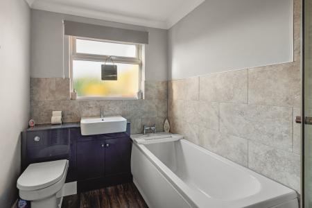 2 bedroom Semi-detached house for sale in Kingsway, Boston, PE21