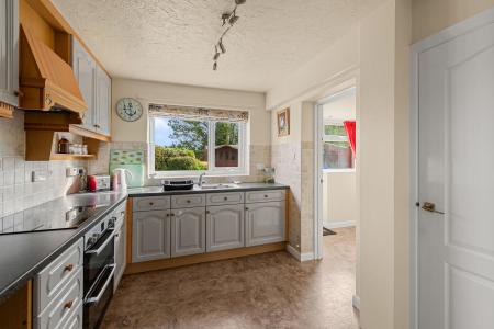 4 bedroom Detached house for sale in Holmes Road, Kirton Holme, PE20