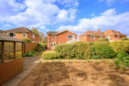 4 bedroom Detached house for sale in Holmes Road, Kirton Holme, PE20