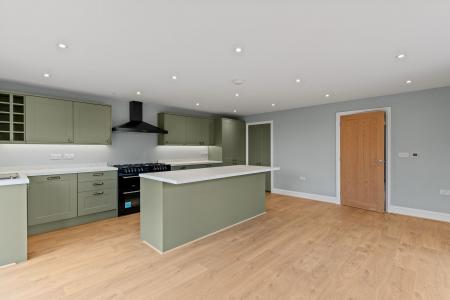 4 bedroom Detached house for sale in Oak House Lane, Freiston, PE22