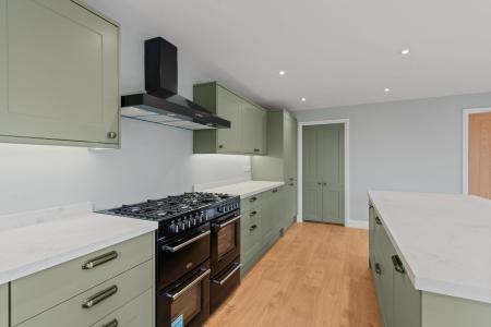 4 bedroom Detached house for sale in Oak House Lane, Freiston, PE22