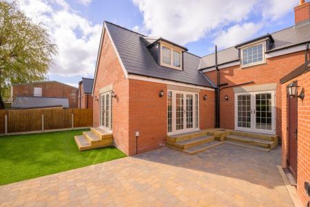 4 bedroom Detached house for sale in Oak House Lane, Freiston, PE22