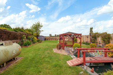 4 bedroom Semi-detached house for sale in Browns Drove, Swineshead, PE20
