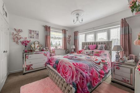 4 bedroom Semi-detached house for sale in Browns Drove, Swineshead, PE20