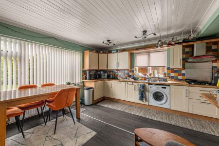 3 bedroom Semi-detached house for sale in Woodside, Boston, PE21