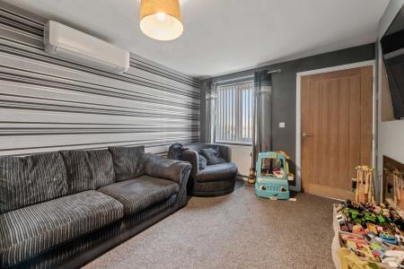 4 bedroom Semi-detached house for sale in Swift Gardens, Kirton, PE20