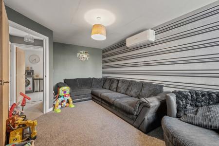 4 bedroom Semi-detached house for sale in Swift Gardens, Kirton, PE20