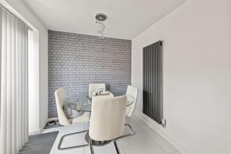 4 bedroom Semi-detached house for sale in Swift Gardens, Kirton, PE20