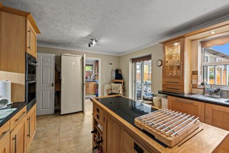 4 bedroom Detached house for sale in Cemetery Road, Bicker, PE20