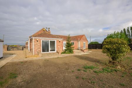 3 bedroom Semi-detached bungalow for sale in Station Road, Midville, PE22