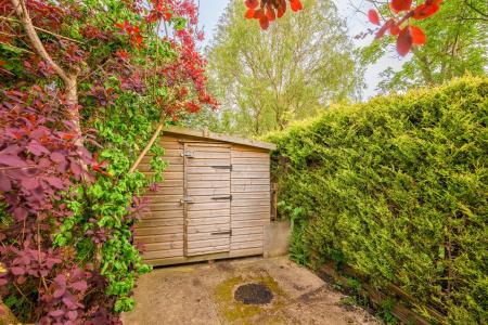 2 bedroom Semi-detached house for sale in Burrows Close, Boston, PE21