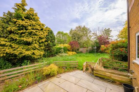 2 bedroom Semi-detached house for sale in Burrows Close, Boston, PE21