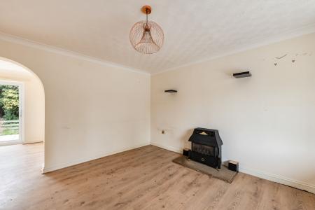 2 bedroom Semi-detached house for sale in Burrows Close, Boston, PE21