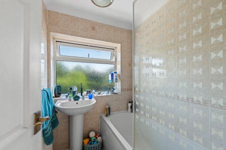 3 bedroom Semi-detached house for sale in Lenton Way, Frampton, PE20