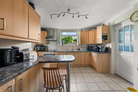 3 bedroom Semi-detached house for sale in Lenton Way, Frampton, PE20