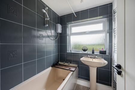 3 bedroom Semi-detached house for sale in Abbey Crescent, Swineshead, PE20