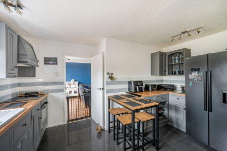3 bedroom Semi-detached house for sale in Abbey Crescent, Swineshead, PE20