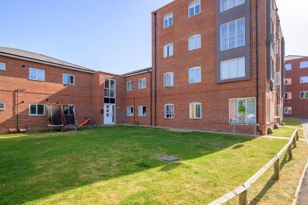 2 bedroom Flat for sale in Haven Village, Boston, PE21
