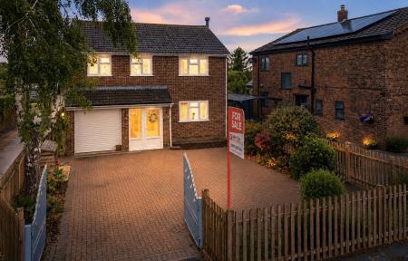 4 bedroom Detached house for sale in Spilsby Road, New Leake, PE22