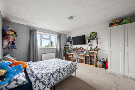 4 bedroom Detached house for sale in Spilsby Road, New Leake, PE22