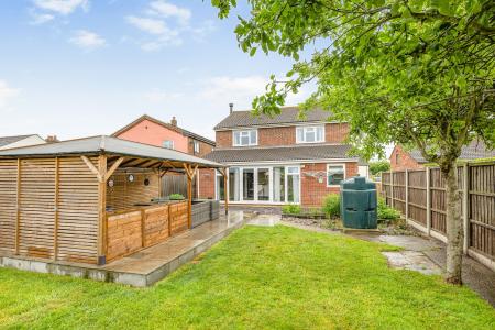 4 bedroom Detached house for sale in Spilsby Road, New Leake, PE22