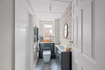 4 bedroom Detached house for sale in Spilsby Road, New Leake, PE22