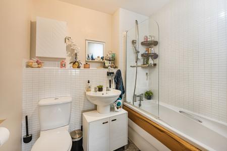 2 bedroom Flat for sale in Haven Village, Boston, PE21