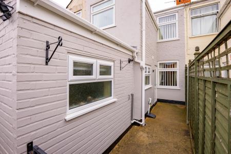 3 bedroom Terraced House for sale in Browns Road, Boston, PE21