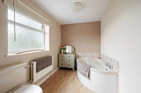 4 bedroom Detached house for sale in Woodville Road, Boston, PE21