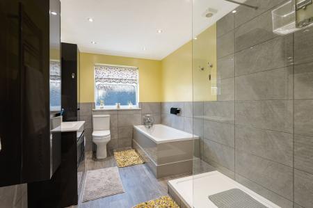 4 bedroom Detached bungalow for sale in Broadgate, Wrangle, PE22