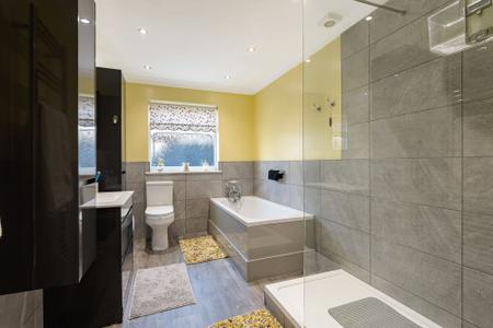 4 bedroom Detached bungalow for sale in Broadgate, Wrangle, PE22