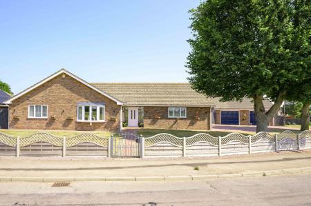 4 bedroom Detached bungalow for sale in Broadgate, Wrangle, PE22