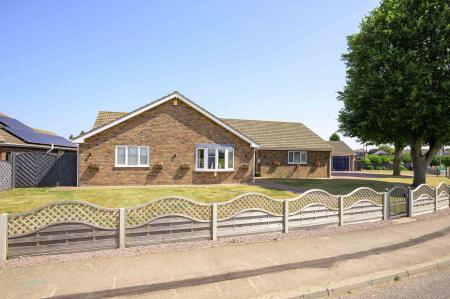 4 bedroom Detached bungalow for sale in Broadgate, Wrangle, PE22
