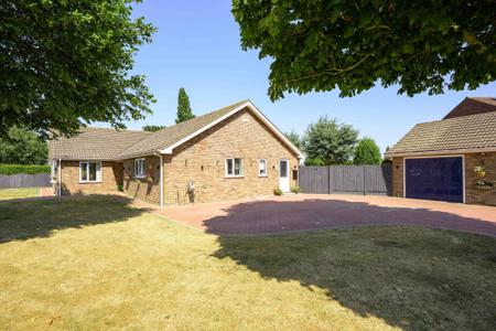 4 bedroom Detached bungalow for sale in Broadgate, Wrangle, PE22
