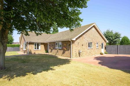 4 bedroom Detached bungalow for sale in Broadgate, Wrangle, PE22