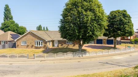 4 bedroom Detached bungalow for sale in Broadgate, Wrangle, PE22